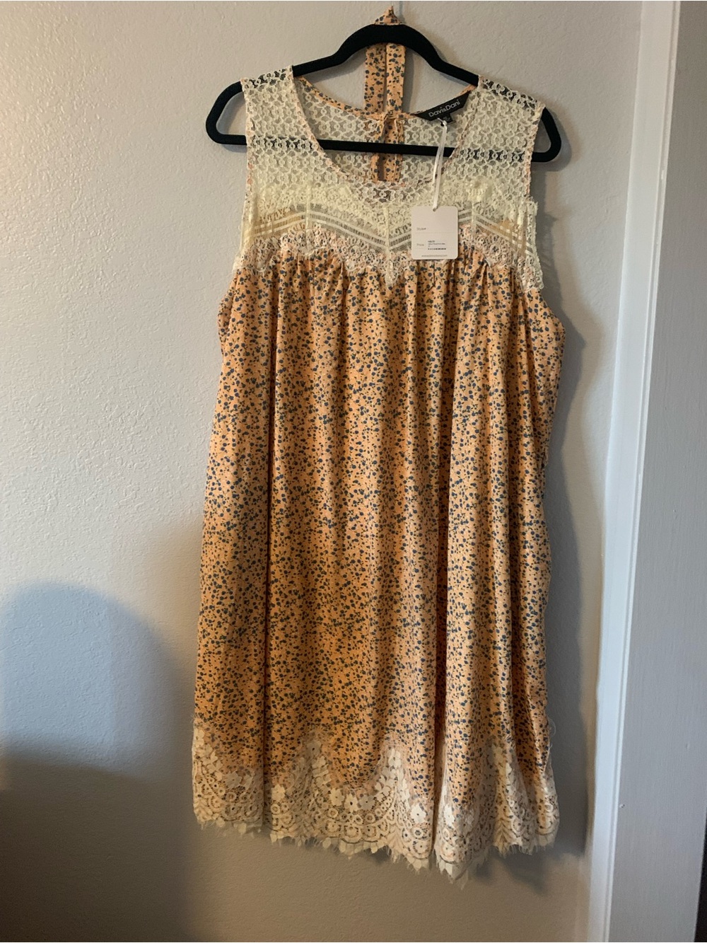DAVI & DANI Cream Lace-Neckline Yellow Floral Midi Dress 1X